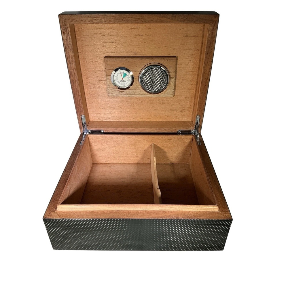 Black Carbon Fiber Cigar Humidor Spanish Cedar Lined Built In Hygrometer & Humid